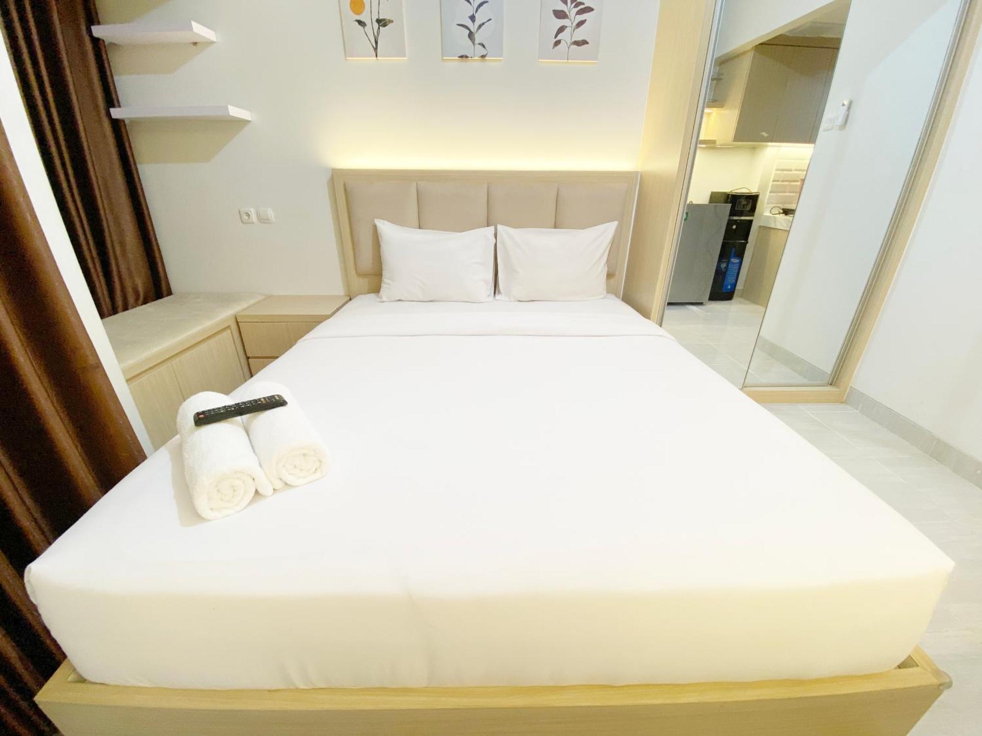 Apartemen Fancy And At The Alton By Travelio